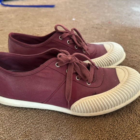 Prada. 9 1/2 - Picture 3 of 3